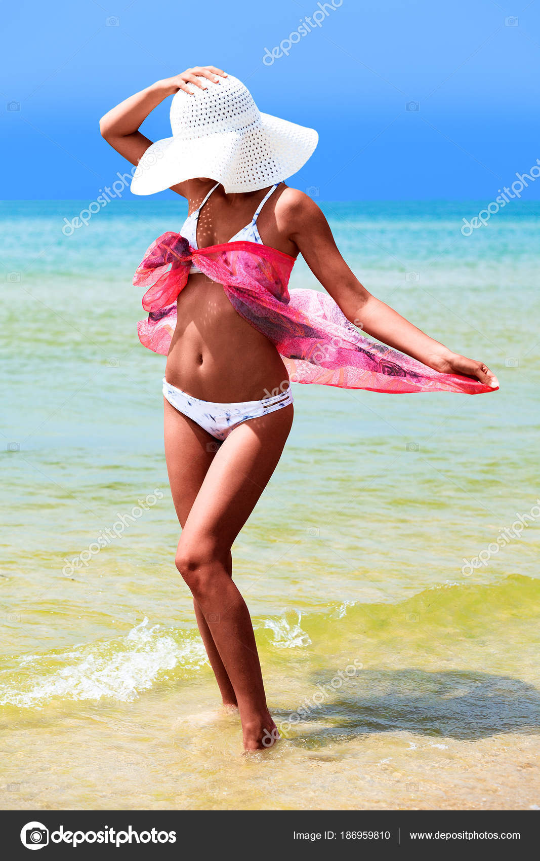 Sie Posiert Am Strand Sie Posiert Am Strand