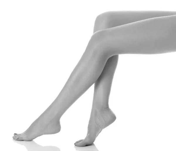 Gambe Lunghe Femminili Sfondo Bianco — Foto Stock