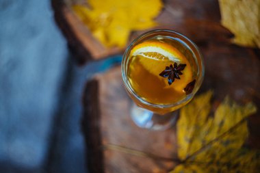 Portakal ile sıcak mulled şarap