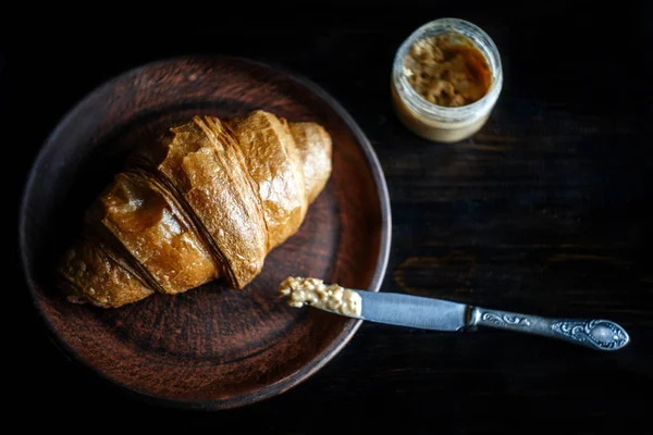 Freshly baked croissant — Stock Photo, Image