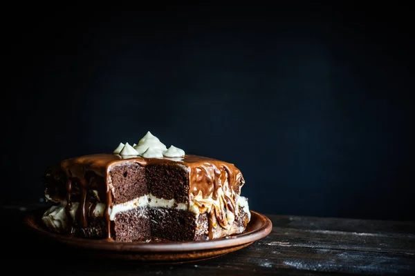 Вкусный домашний шоколадный торт — стоковое фото