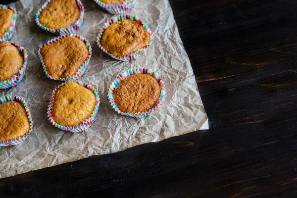 Leivonta Kaurapuuro Kotitekoinen cupcakes — kuvapankkivalokuva
