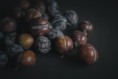 karanlık tablo taze Erik