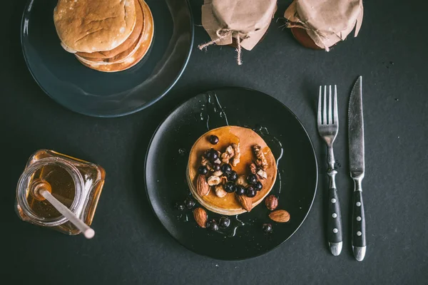 Fındık ile krep yığını