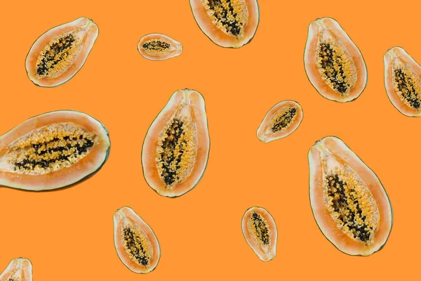 Tropikal arka plan arka plan üzerinde Papaya meyve ile.