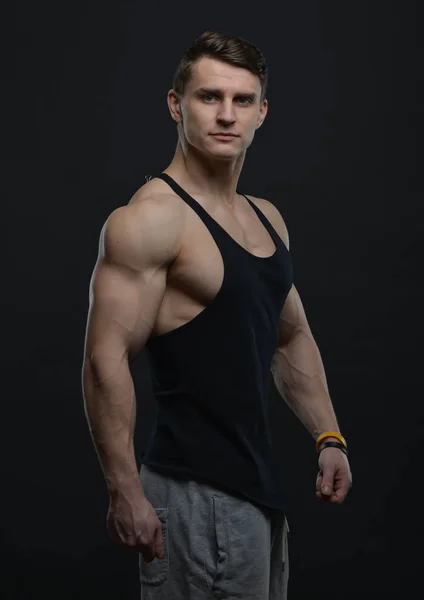 Jonge bodybuilder — Stockfoto