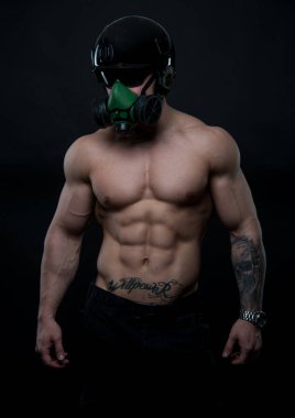 Halmet 'te vücut geliştirici