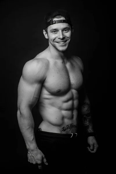 Giovane bodybuilder — Foto Stock