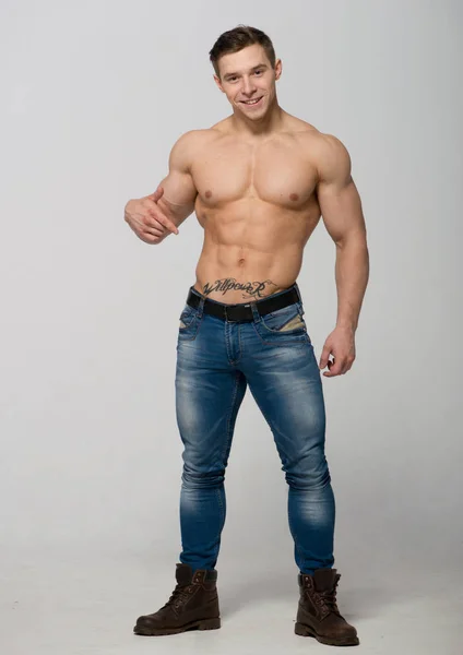 Jonge bodybuilder — Stockfoto