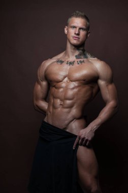 erkek vücut geliştirmeci