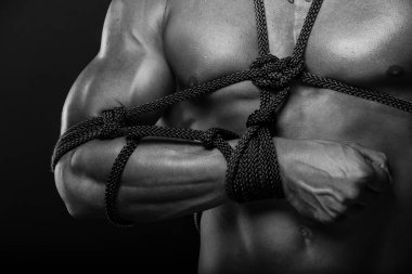model içinde bondage