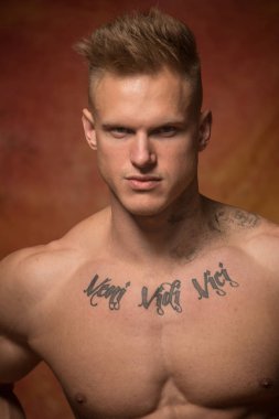 vücut geliştirmeci portresi