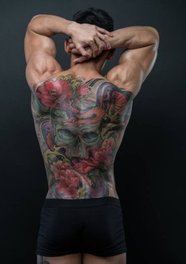 Dövme ile Kore modeli