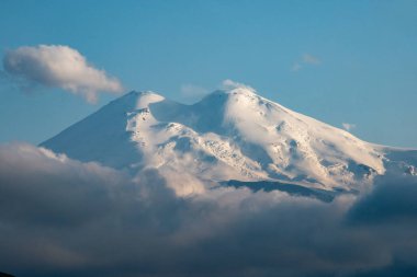 Elbruz Dağı manzarası.