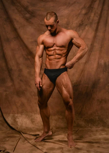 Fitness Modelo Masculino Estúdio — Fotografia de Stock