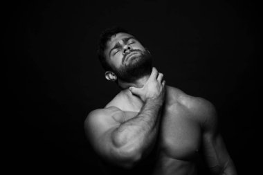 Stüdyoda fitness erkek modeli