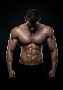 Stüdyoda fitness erkek modeli