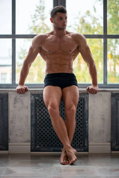 Fitness Modelo Masculino Estúdio — Fotografia de Stock