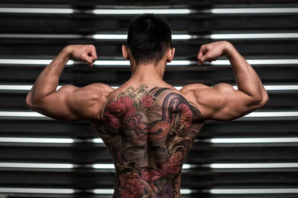 Muskulös Hemdlos Asiatisch Männlich Modell — Stockfoto