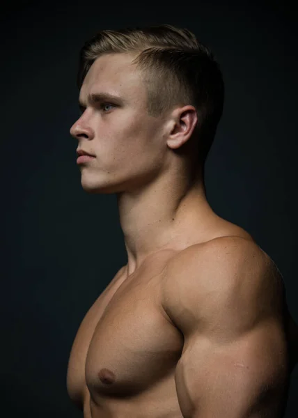 Portrait Muscular Man Posing Studio — Stock Photo, Image