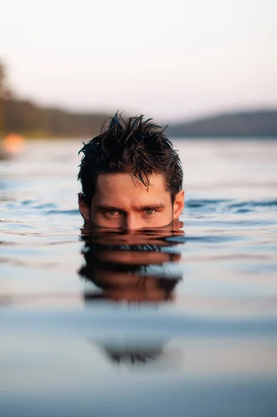 Muscled Male Model Posing Lake — Stock Photo, Image