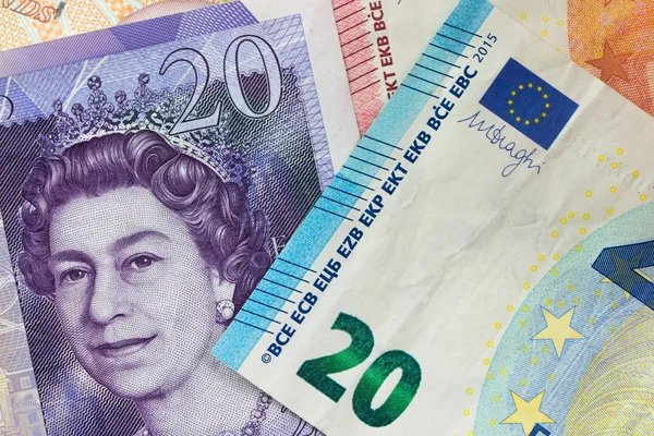 Euro ve sterlin para birimi notlar