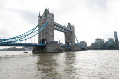 Londra Kule Köprüsü