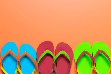 Çok renkli flip flop 