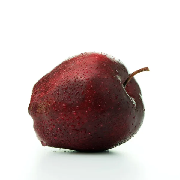 Färskt rött äpple — Stockfoto