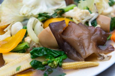 Karışık sebze stir fry