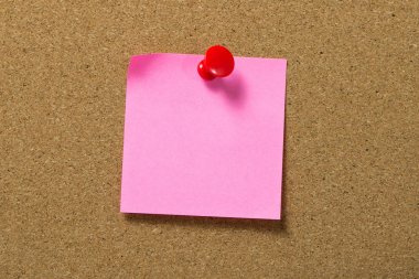 Corkboard için bağlı kırmızı not defteri