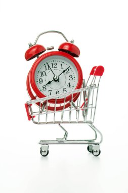 Alışveriş sepeti içinde kırmızı çalar saat