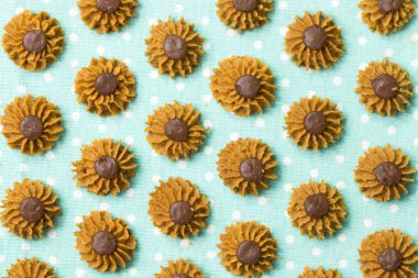 Kahve Çikolata parçalı kurabiye