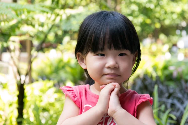 Porträt der schönen asiatischen Kind — Stockfoto