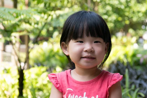 Portrait de belle asiatique enfant — Photo