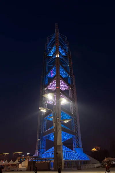 Pagoda Ling Long por la noche en el Parque Olímpico de Beijing — Foto de Stock