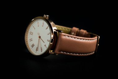 Kadın nöbeti siyah üzerine kapalı