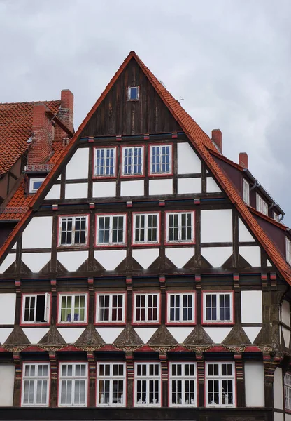 Παλιό μεσαιωνικό κτίριο σε Hameln, Γερμανία. — Φωτογραφία Αρχείου