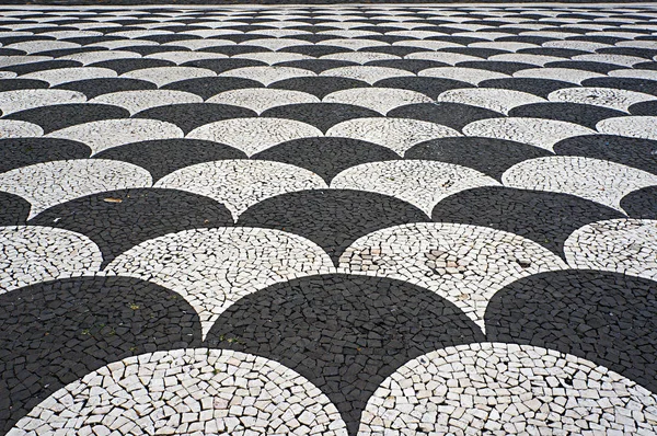 葡萄牙, 马德拉, 在丰沙尔的马赛克瓷砖路面. — 图库照片