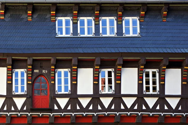 Facade of medieval house in Goslar, Germany. — Stock Photo, Image