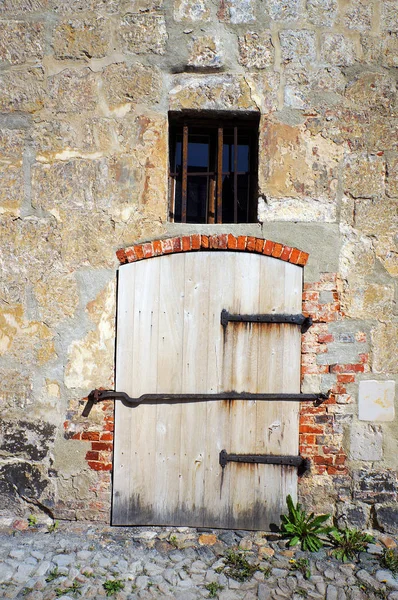 Door and windows of old house in Quedlinburg, Germany. — 스톡 사진