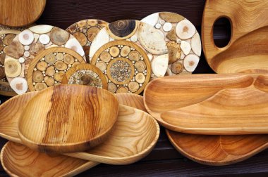 El işi mutfak gereçleri. El yapımı ahşap eşyalar..