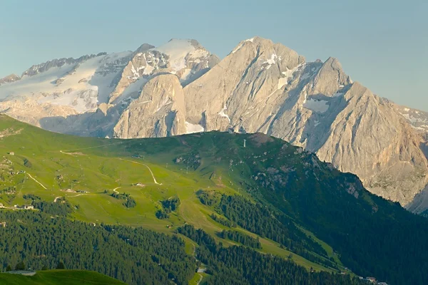 Paesaggio estivo delle Dolomiti — Foto Stock