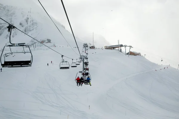 Pistes de ski depuis l'ascenseur — Photo