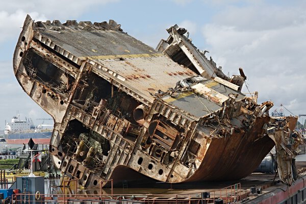 Крушение грузового корабля