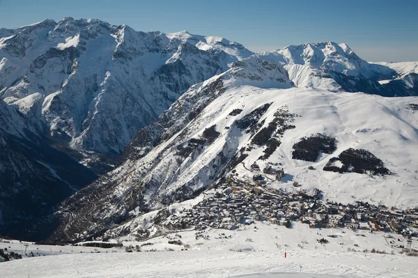 滑雪，雄伟的高山景观 — 图库照片