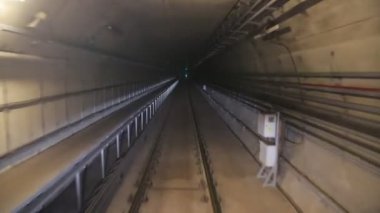 Metro yolculuğu görünümü