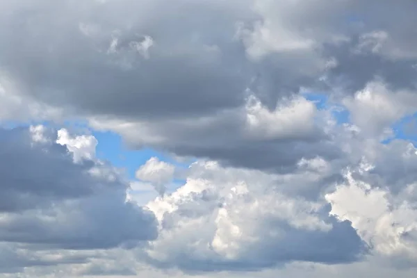 Nuvens no céu — Fotografia de Stock