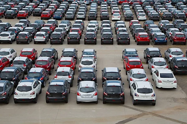 Muitos carros sendo importados — Fotografia de Stock
