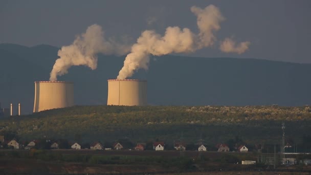 Usina de fumar — Vídeo de Stock